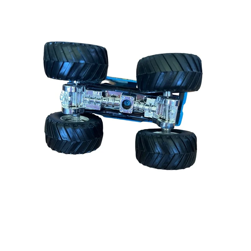 Hot Wheels Monster Jam Backwards Bob Kids 1:64 Blue Diecast Monster Truck Rare